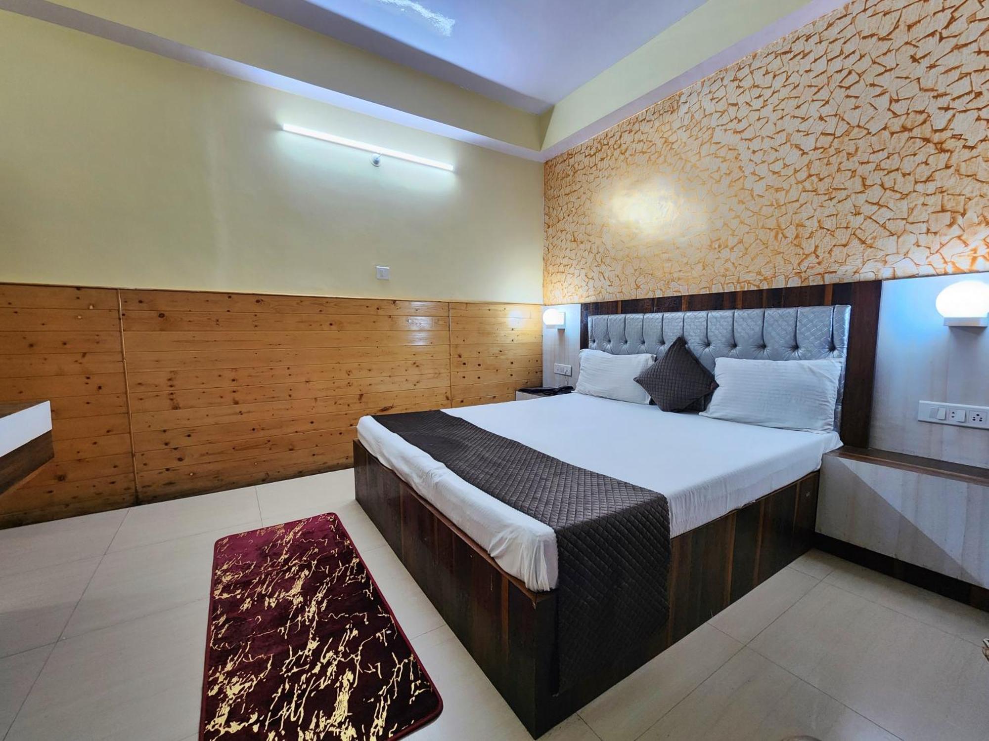 Hotel Taj Palace By Kalra Hospitality Near Mall Road Shimla Exterior foto